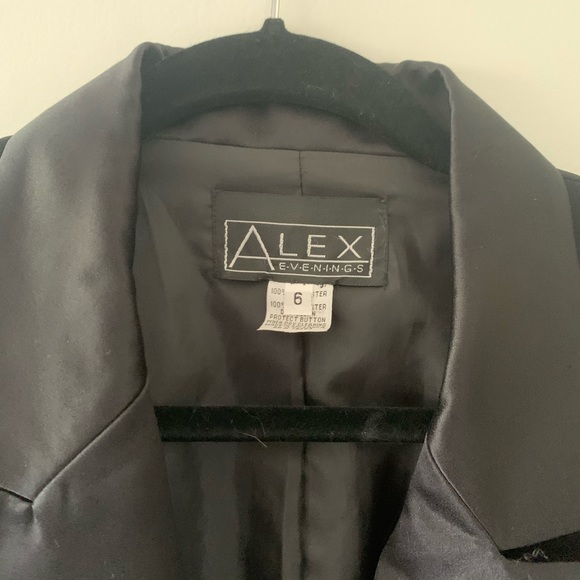 Alex Black satin women’s tuxedo jacket - Picture 2 of 6